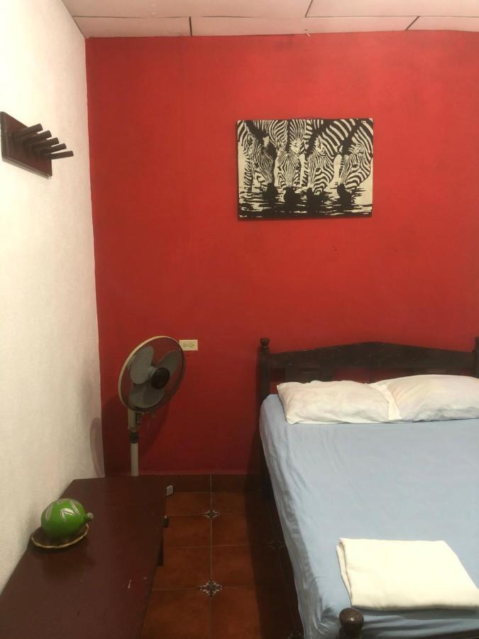 Hostal Vacaciones Nicas Leon Ngoại thất bức ảnh